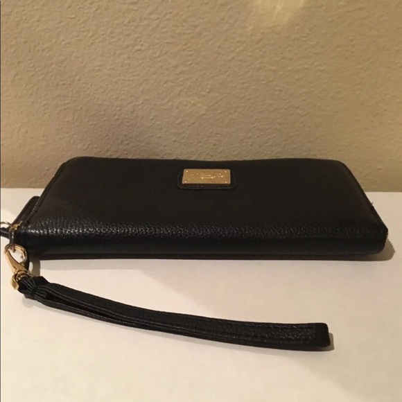 Kenneth Cole Large ZipAround Wristlet Black Wallet - Picture 4 of 7